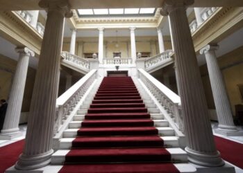 Τα μηνύματα κομμάτων για την 51η επέτειο αποκατάστασης της Δημοκρατίας