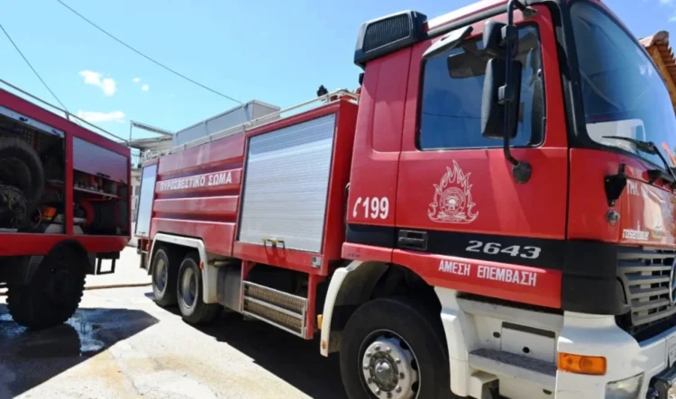 Φωτιά στη Λεωφόρο Κύμης