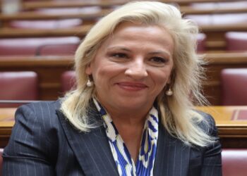 Ρένα Δούρου για χάρτη «Μεγάλης Αλβανίας»: «Η χώρα έχει καταστεί καρπαζοεισπράκτορας «συμμάχων», εχθρών και φίλων»