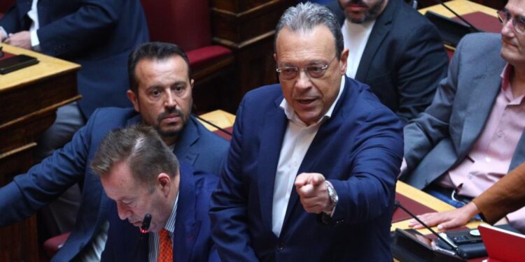 Φάμελλος: «Ντροπή της χώρας είστε, κύριε Φλωρίδη» – Η απάντηση στις αθλιότητες ότι η αντιπολίτευση εξυπηρετεί σχέδια της Τουρκίας!