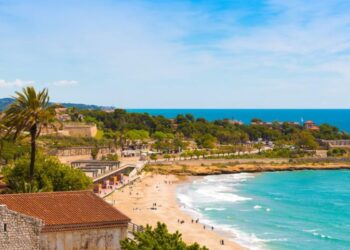 Καταλονία: Δύο ανήλικα αδέλφια από τη Βρετανία, ηλικίας 11 και 13 ετών, πνίγηκαν ενώ κολυμπούσαν