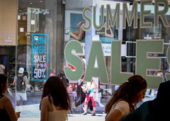 Πρεμιέρα θερινών εκπτώσεων στις 14 Ιουλίου