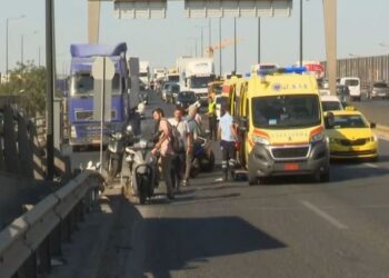 «Ασφυξία» στον Κηφισό – Τροχαίο με τέσσερις τραυματίες