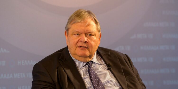 Αιχμηρός Βενιζέλος κατά Μητσοτάκη: «Κραυγαλέα παραβίαση του Συντάγματος, του Κανονισμού της Βουλής και πολλαπλό ευτελισμό των θεσμών»