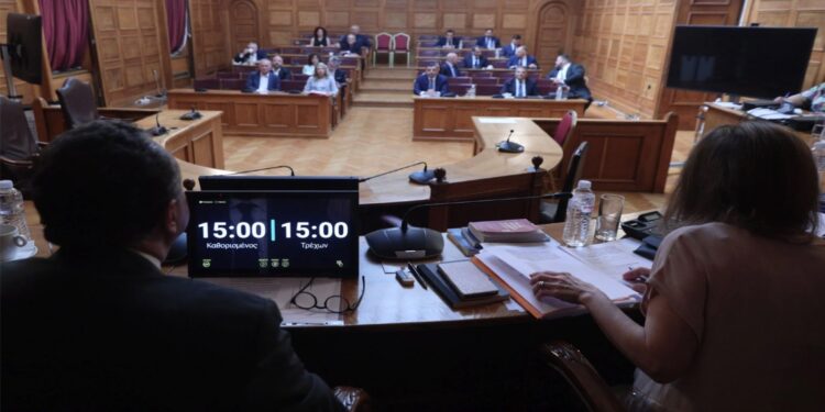 Βουλή: Αποχώρησαν οι βουλευτές ΠΑΣΟΚ και ΣΥΡΙΖΑ από την προανακριτική για Κ. Καραμανλή