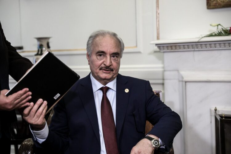 Όλο το παρασκήνιο: Γιατί ο Χαφτάρ ταπείνωσε τις Βρυξέλλες;