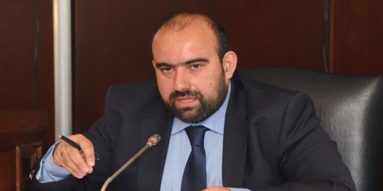 Κύθηρα: Λιποθύμησε ο δήμαρχος ενώ συντόνιζε την αντιμετώπιση της φωτιάς – Η ανάρτησή του