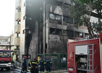 Φωτιά Metropolitan: Εκκενώθηκε η κλινική