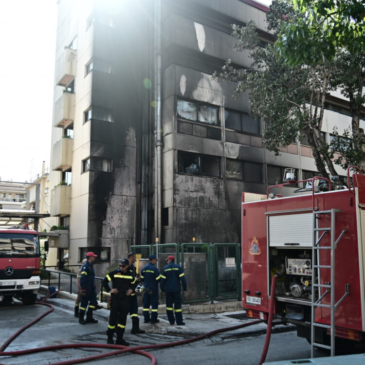 Φωτιά Metropolitan: Εκκενώθηκε η κλινική