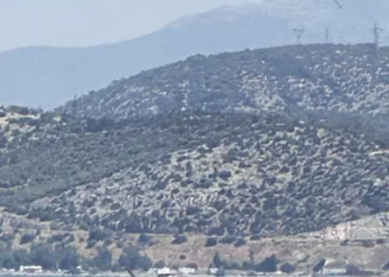 Αναγκαστική προσθαλάσσωση ελικοπτέρου στην Ελευσίνα -Αδιευκρίνιστες οι συνθήκες της πτώσης (βίντεο)