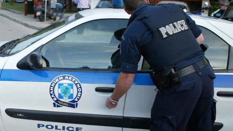 Πυροβολισμοί μεταξύ Τούρκων σε καφετέρια στον Κολωνό: Δύο τραυματίες μεταξύ των οποίων και ένας αστυνομικός