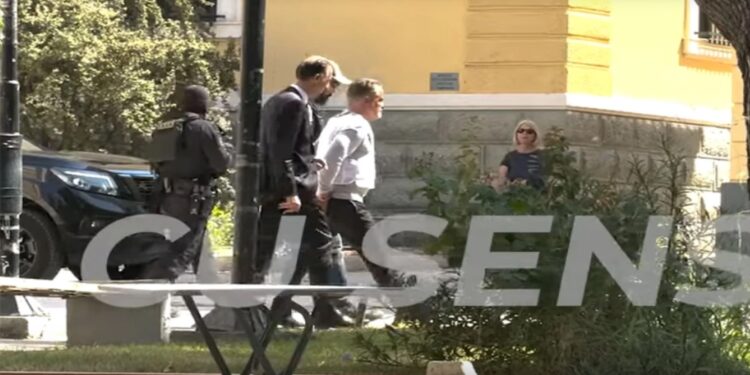 Οι πρώτες εικόνες του Μολδαβού ολιγάρχη με χειροπέδες – Πού θα εκδοθεί τελικά ο Πλαχότνιουκ;