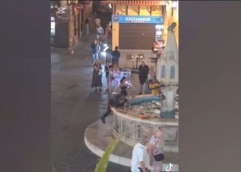 Ρόδος: Νεαρός έσπρωξε και έριξε άστεγο σε σιντριβάνι – Εισαγγελική εντολή για τη σύλληψή του