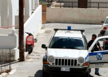 Χανιά: Τρεις τραυματίες αστυνομικοί σε έφοδο σε σπίτι