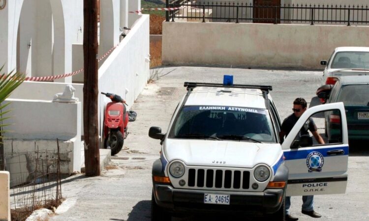 Χανιά: Τρεις τραυματίες αστυνομικοί σε έφοδο σε σπίτι