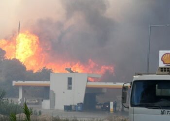 Από βλάβη του ΔΕΔΔΗΕ η μεγάλη πυρκαγιά στη Δυτική Αχαΐα