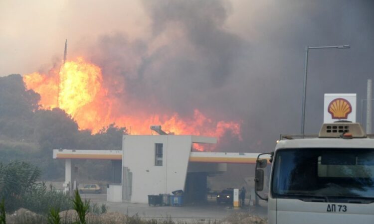 Από βλάβη του ΔΕΔΔΗΕ η μεγάλη πυρκαγιά στη Δυτική Αχαΐα