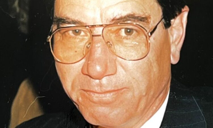 Έφυγε από τη ζωή ο Μάνος Μπιτσαξάκης, μέλος της ΕΤΗΠΤΑ