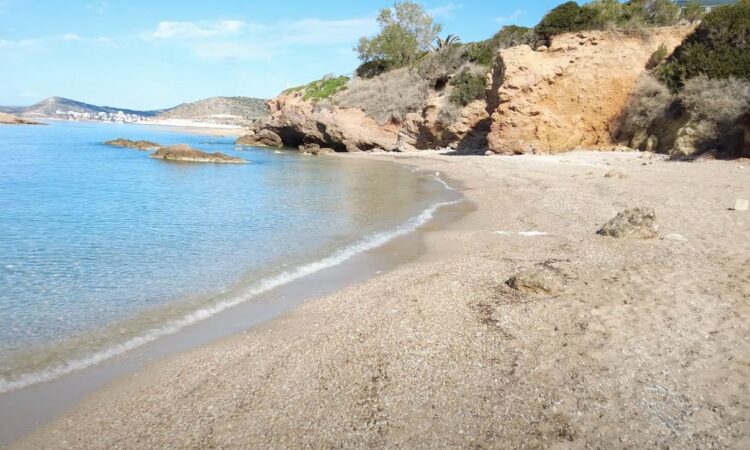 Άγριας καβγάς σε παραλία του Πηλίου λόγω… γυμνισμού