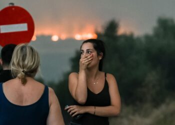 Οι φωτιές «καίνε» το επιτελικό κράτος του Μητσοτάκη – «Εξαφανισμένοι» οι λαλίστατοι υπουργοί