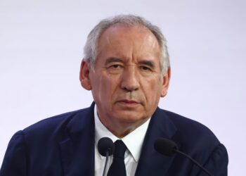 Γιατί επιλέγει την "αυτοκτονία" ο πρωθυπουργός της Γαλλίας Φρανσουά Μπαϊρού;