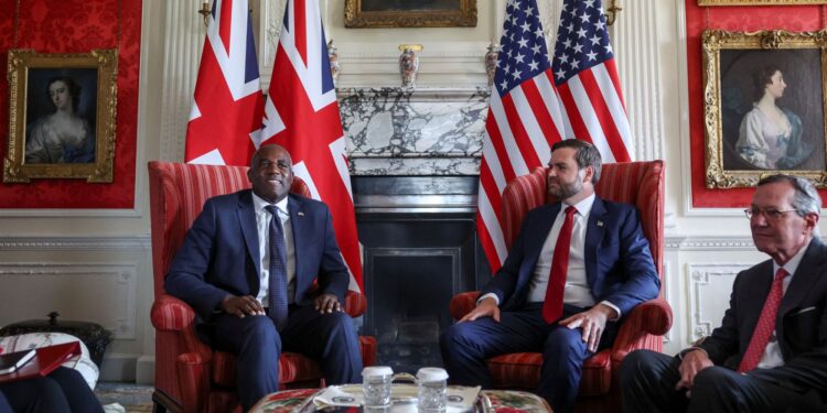 Ουκρανία: Διπλωματικός μαραθώνιος ενόψει της συνάντησης Τραμπ με Πούτιν