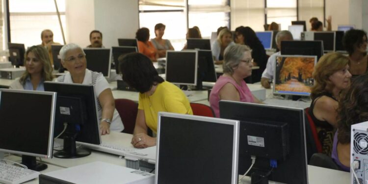 Ο μύθος του τεμπέλη Έλληνα