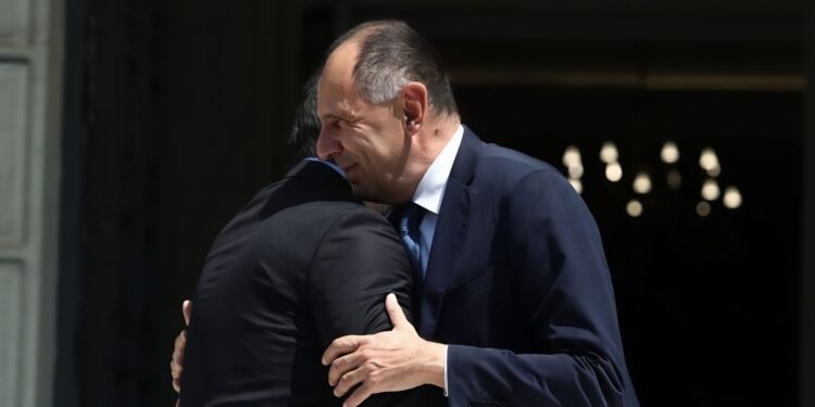 Οι αγκαλιές του Γεραπετρίτη με τον τζιχαντιστή της Αλ Κάιντα