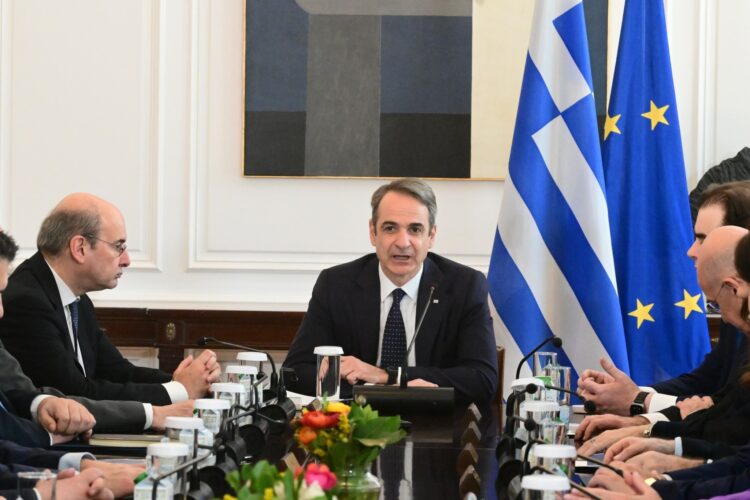 Η πρόταση – «βόμβα» των βουλευτών της ΝΔ που κόβεται από το Μαξίμου – Τι ζητούν από τον Μητσοτάκη