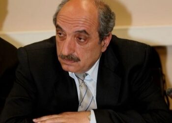 Πέθανε ο Γ. Αγοραστάκης, o έμπιστος φίλος του  Μ. Θεοδωράκη