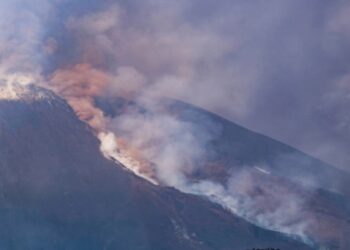 Ιταλία: Νέα έκρηξη της Αίτνας – Ροή λάβας στα 3.000 μέτρα
