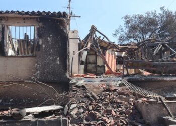 Οι πρώτες αποζημιώσεις από τις φωτιές στην Ανατολική Αττική – Από 2.000 έως 6.000 ευρώ και κάλυψη των πρώτων εξόδων