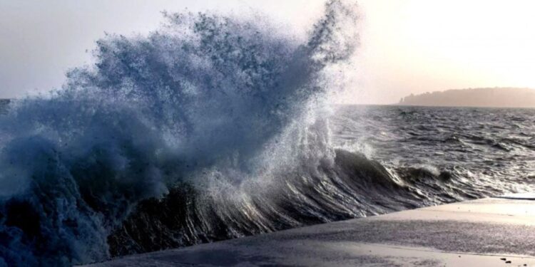 Καιρός: Επιμένουν τα μελτέμια, ριπή 95 χιλιομέτρων στην Πεντέλη – Αναλυτικά η πρόγνωση για τις επόμενες μέρες