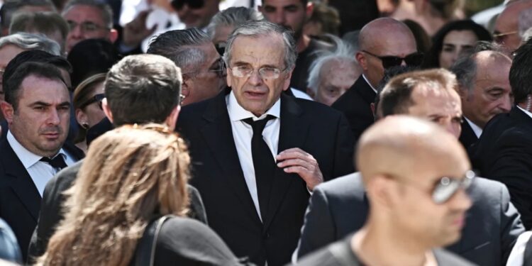 Ο σπαρακτικός επικήδειος του Αντώνη Σαμαρά: «Ευχαριστώ τον Θεό που μας έδωσε αυτό το δώρο»