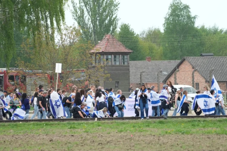 Επεισόδιο στο Άουσβιτς: Απαγορεύτηκε σε Ισραηλινούς στρατιώτες να μπουν στο Μουσείο με σημαίες