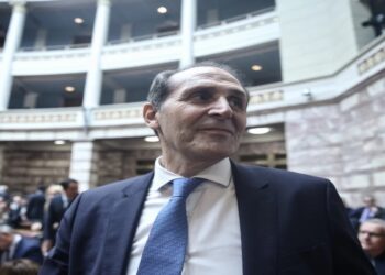 Απόστολος Βεσυρόπουλος: Βοήθησε να μπουν 2.000 απινιδωτές σε σχολεία και κοινότητες