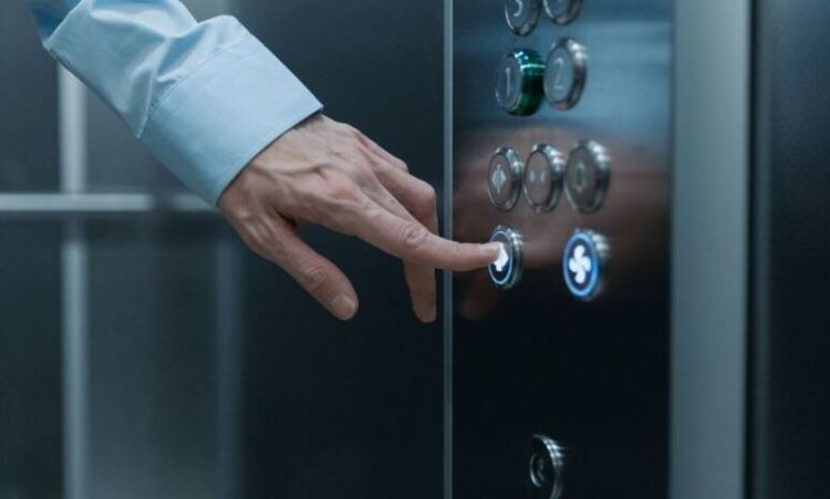 Ασανσέρ: Άνοιξε η πλατφόρμα για την υποχρεωτική καταγραφή τους – Ποιοι και πώς υποβάλλουν την δήλωση