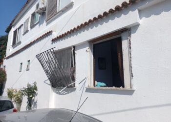 Έκρηξη φιάλης υγραερίου σε ενοικιαζόμενα δωμάτια – Αναφορές για τραυματίες