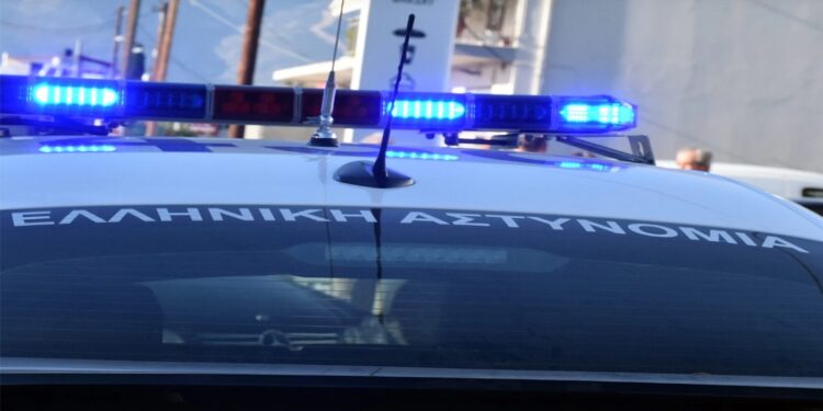 Καλλιθέα: Τρεις τραυματίες μετά από τροχαίο με περιπολικό