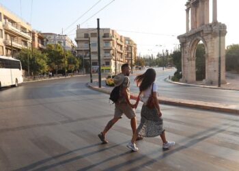 Δεκαπενταύγουστος: Αθήνα «πόλη φάντασμα» – Απολαυστικές φωτογραφίες της άδειας πρωτεύουσας