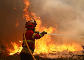 Πορτογαλία: Στους τρεις ο απολογισμός των νεκρών από τις πυρκαγιές