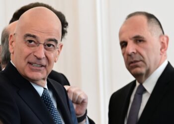 Το καρφί Γεραπετρίτη σε Δένδια και το "σύνδρομο του σκαντζόχοιρου"