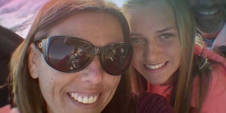 Η αληθινή ιστορία πίσω από το ντοκιμαντέρ «Unknown Number» – Μητέρα προέτρεπε την κόρη της να αυτοκτονήσει