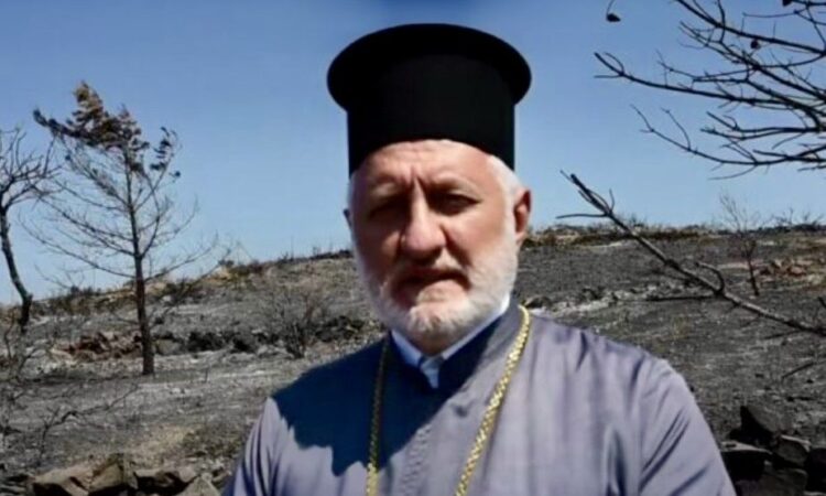 Χίος: Συγκλονισμένος ο Αρχιεπίσκοπος Αμερικής Ελπιδοφόρος στη θέα των καμένων εκτάσεων