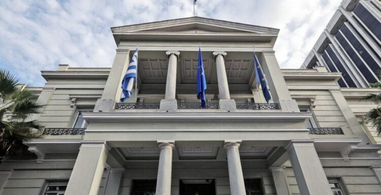 ΥΠΕΞ για ρωσική επίθεση στο Κίεβο: Συγκλονισμένοι από το θάνατο αθώων πολιτών