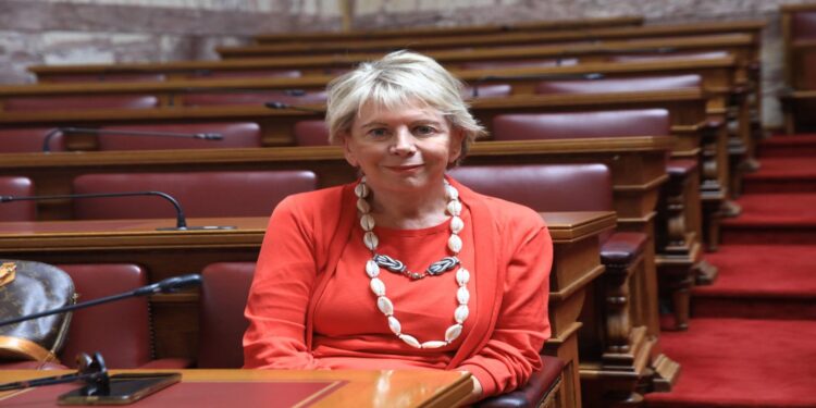 H Ακρίτα χωρίζει τον ΣΥΡΙΖΑ σε δυο στρατόπεδα