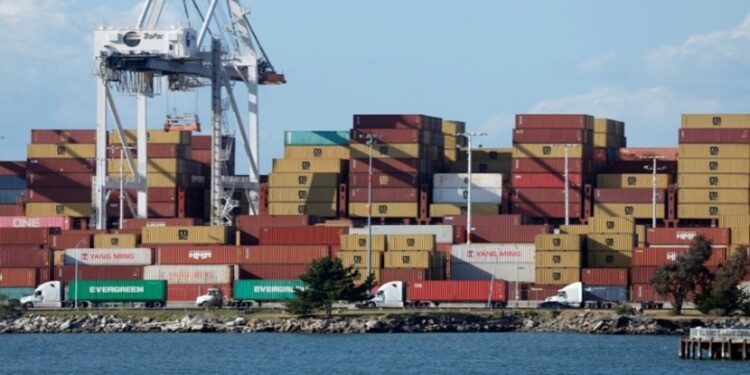 Τέθηκαν σε ισχύ οι νέοι δασμοί των ΗΠΑ – Τι ισχύει για ΕΕ