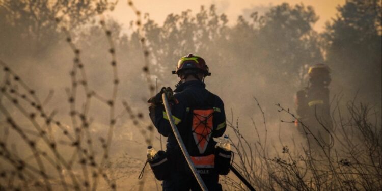 Πυροσβεστική: 152 νέες πυρκαγιές το τελευταίο 48ωρο – Το 112 έστειλε 34 μηνύματα την Τρίτη