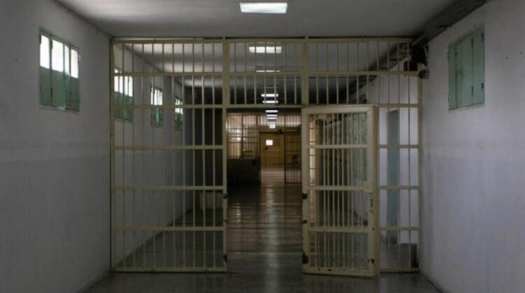 Τέσσερις συλλήψεις σε επιχείρηση της ΕΛ.ΑΣ. στις φυλακές Κορυδαλλού