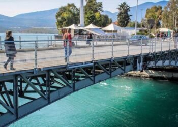 Επανενώθηκε η Χαλκίδα: Στην κυκλοφορία ξανά η παλιά γέφυρα του Ευρίπου (βίντεο)